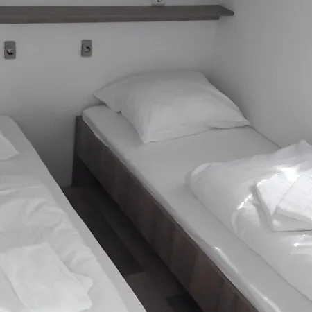 Camping De Peelpoort 2 *