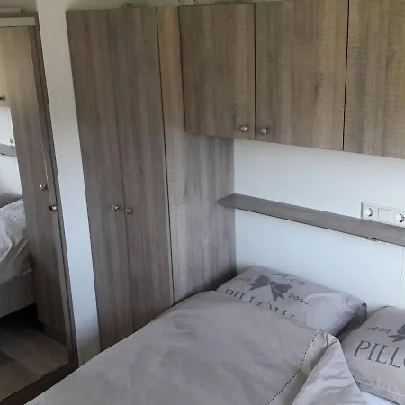 Camping De Peelpoort 2 빅