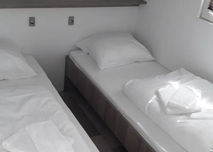 Camping De Peelpoort 2 *